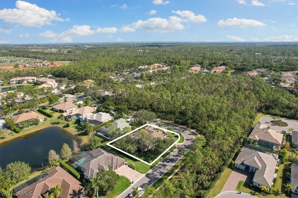 9953 Clear Lake Circle Naples FL 34109