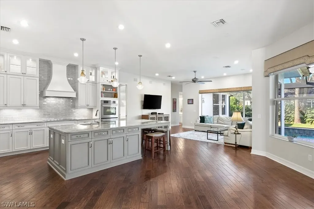 9953 Clear Lake Circle Naples FL 34109
