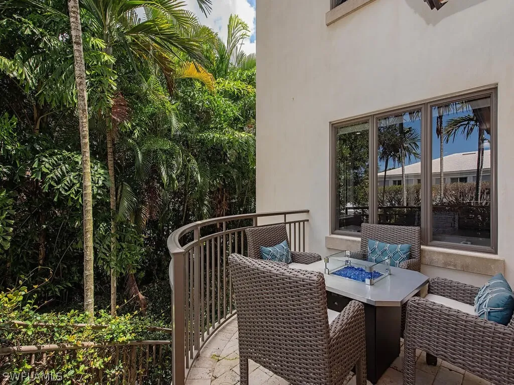 575 10th Avenue S Naples FL 34102