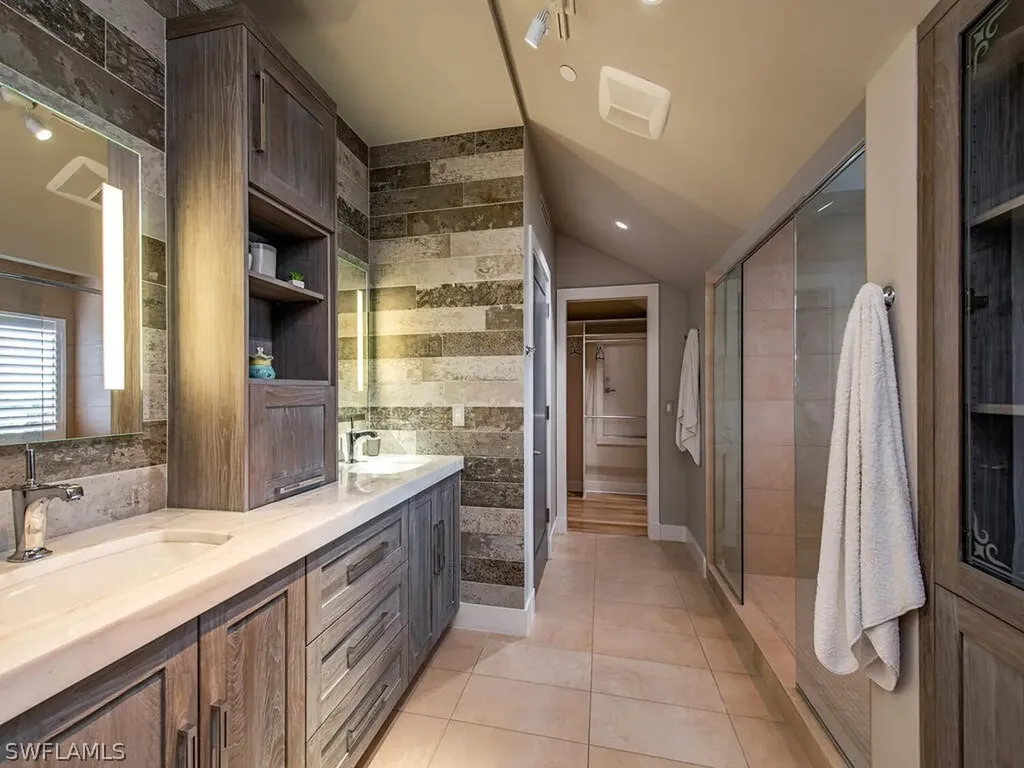 575 10th Avenue S Naples FL 34102