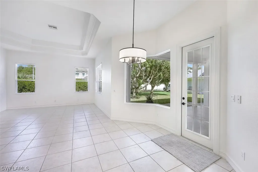 677 5th Avenue N Naples FL 34102