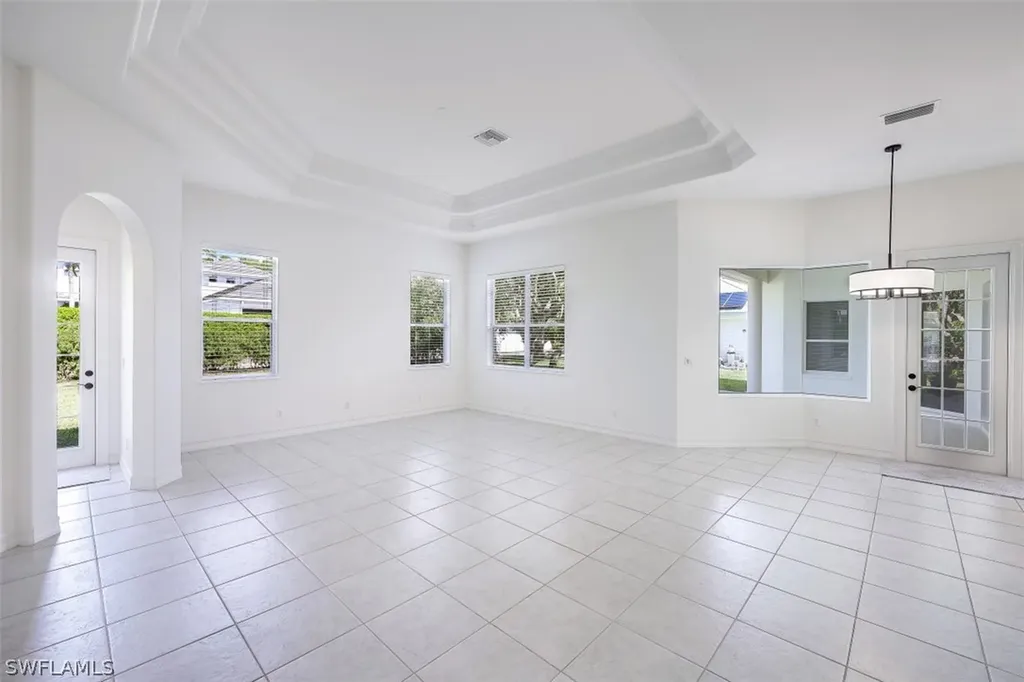 677 5th Avenue N Naples FL 34102
