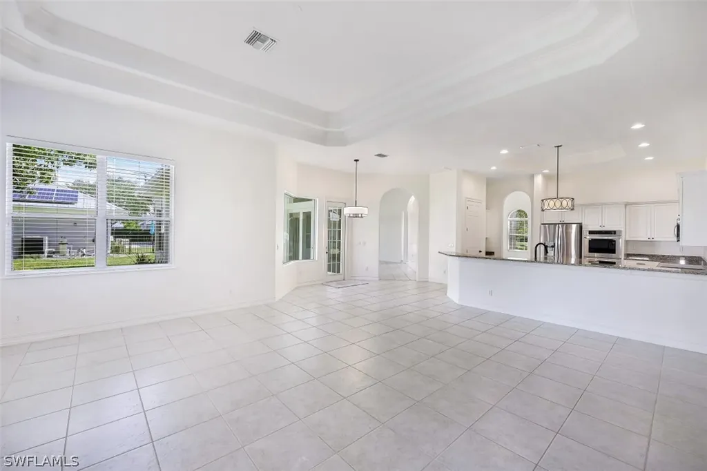 677 5th Avenue N Naples FL 34102