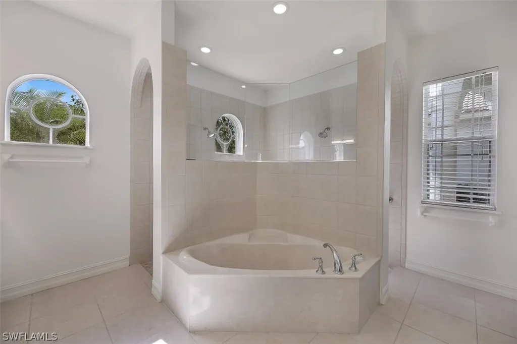 677 5th Avenue N Naples FL 34102