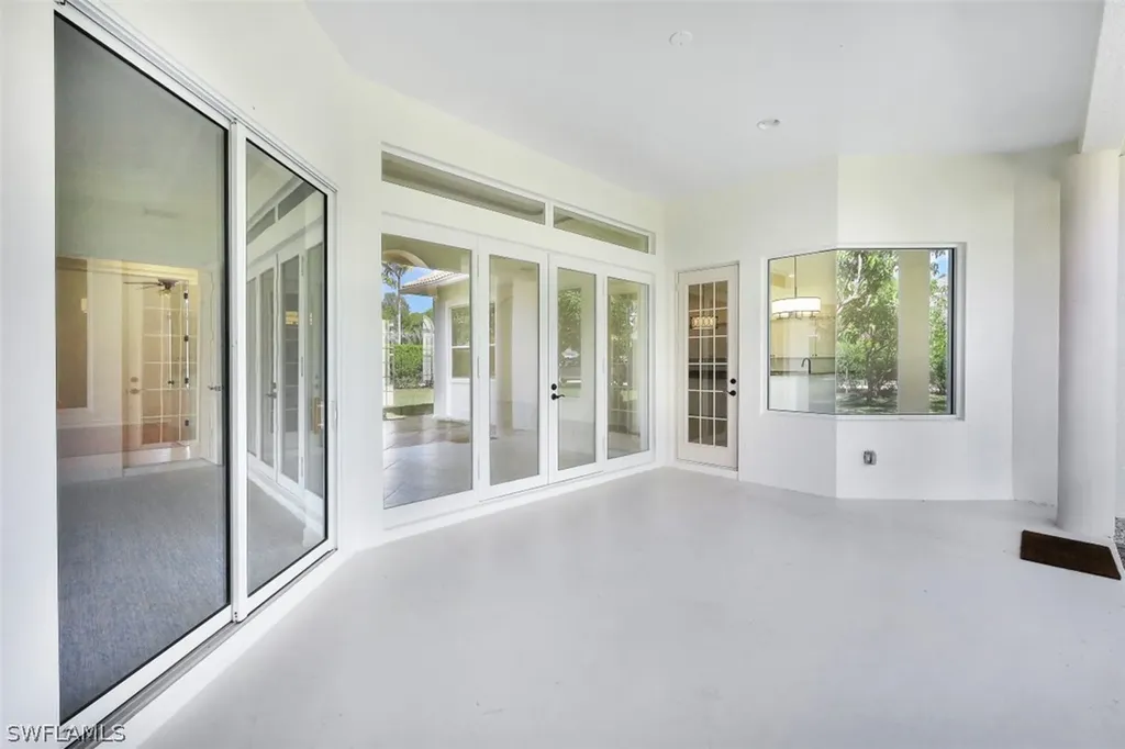 677 5th Avenue N Naples FL 34102