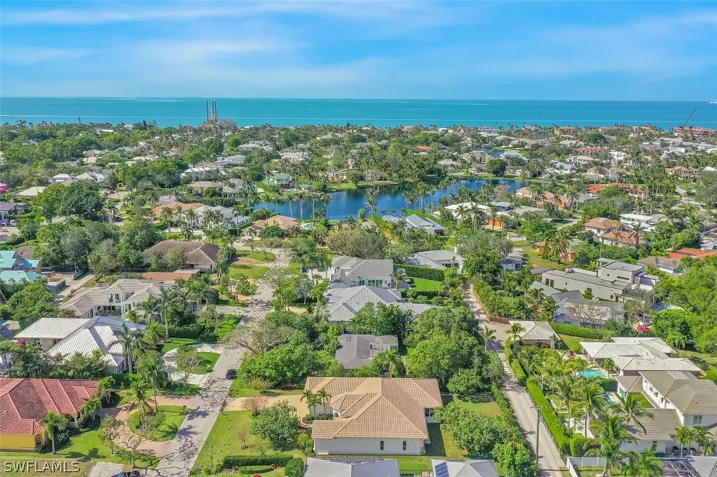 677 5th Avenue N Naples FL 34102