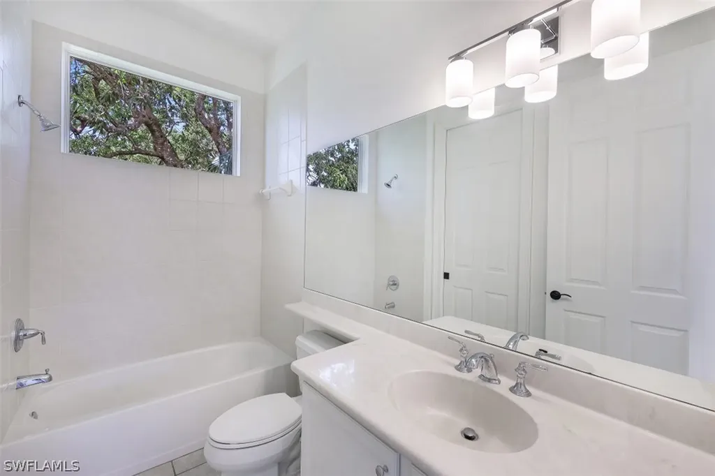 677 5th Avenue N Naples FL 34102