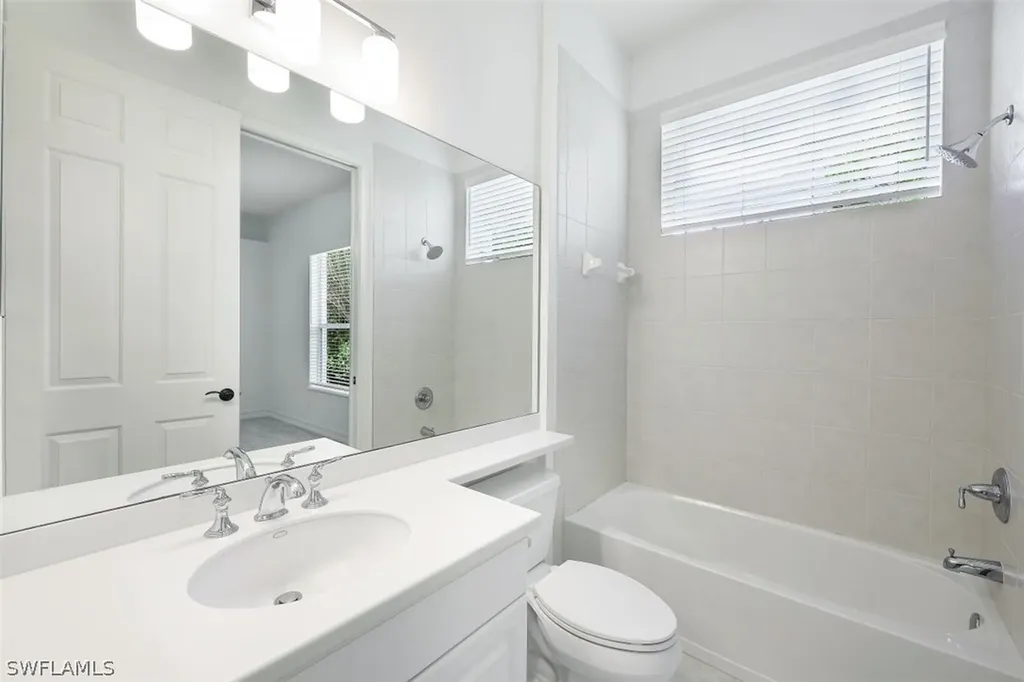 677 5th Avenue N Naples FL 34102