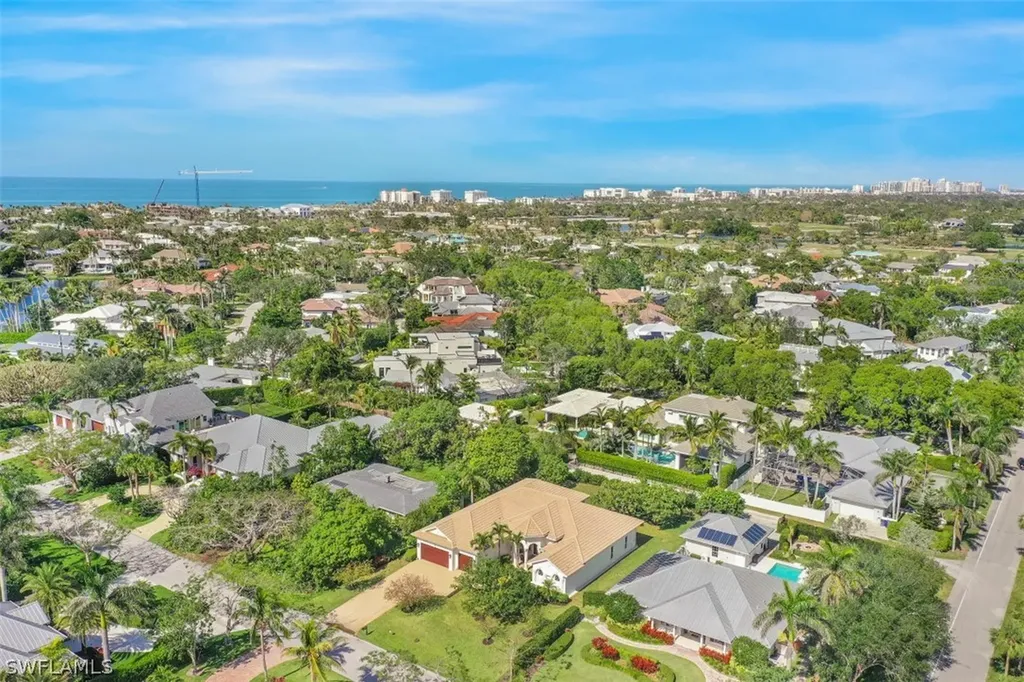 677 5th Avenue N Naples FL 34102
