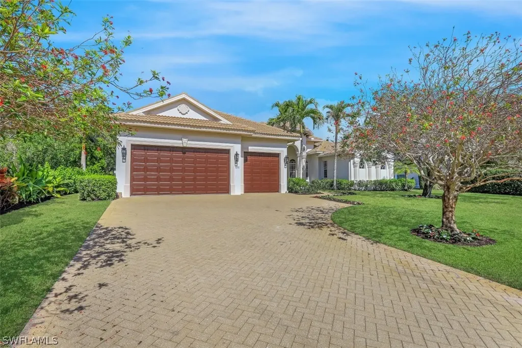 677 5th Avenue N Naples FL 34102