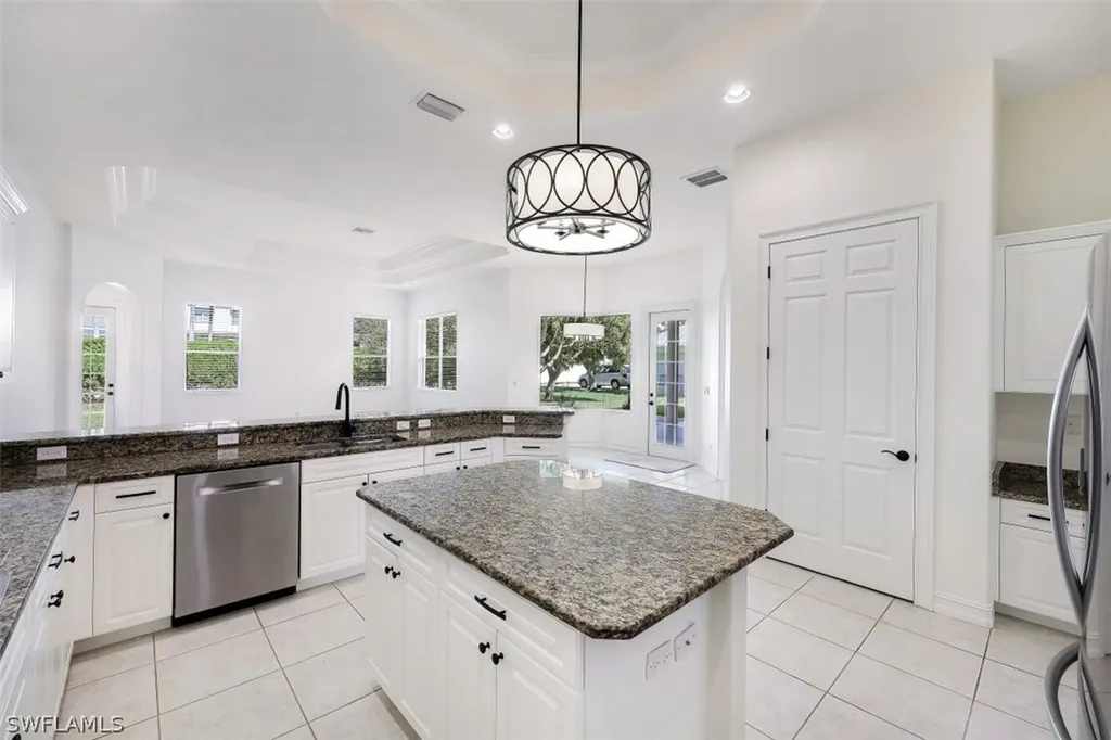 677 5th Avenue N Naples FL 34102