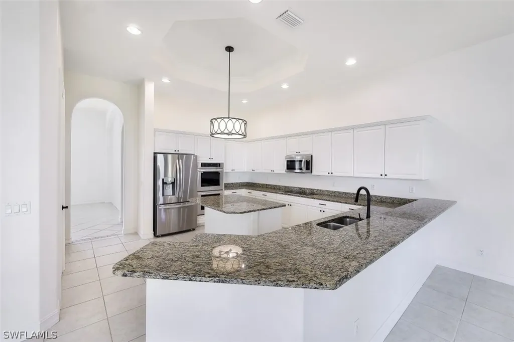 677 5th Avenue N Naples FL 34102