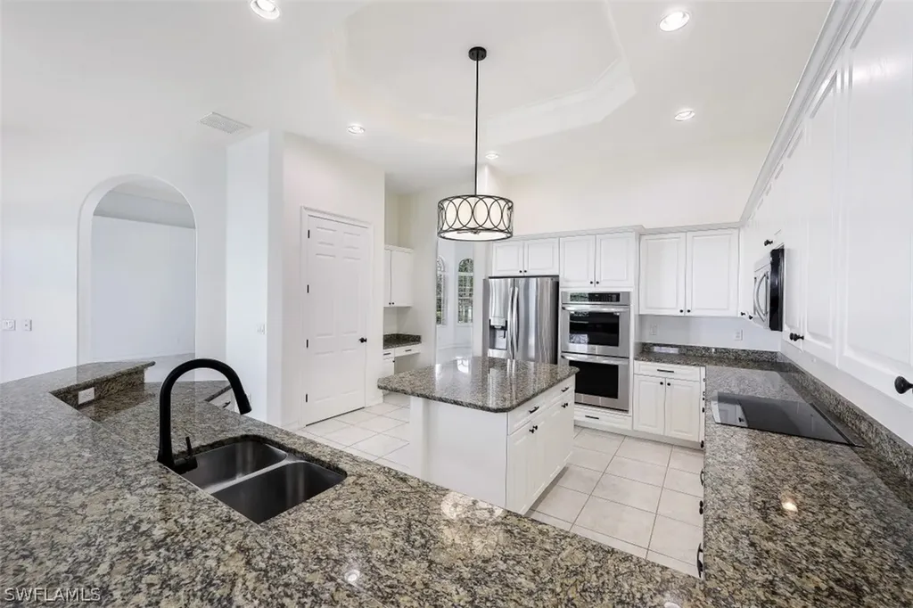 677 5th Avenue N Naples FL 34102