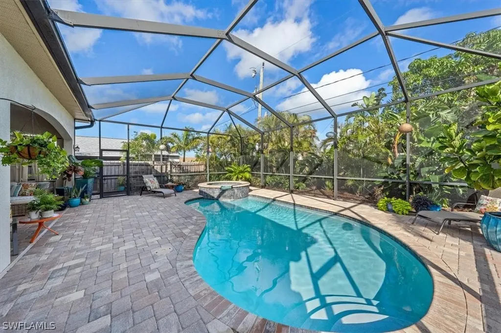 707 104th Avenue N Naples FL 34108
