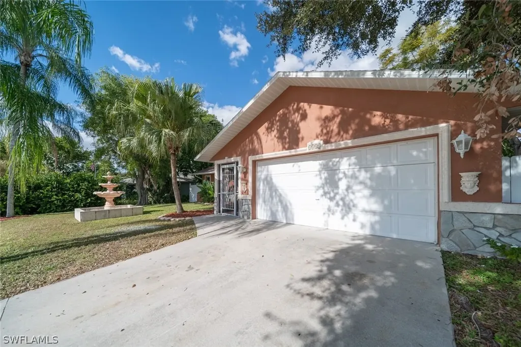 1813 NE 1st Terrace Cape Coral FL 33909