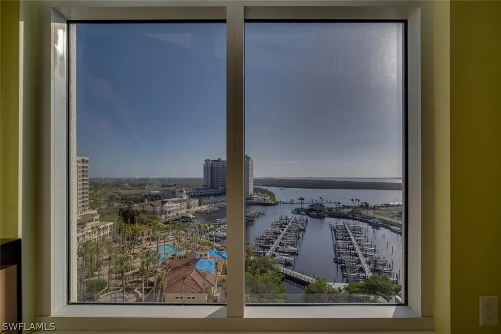 6081 Silver King Boulevard Cape Coral FL 33914