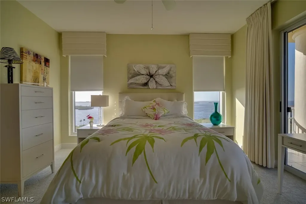 6081 Silver King Boulevard Cape Coral FL 33914