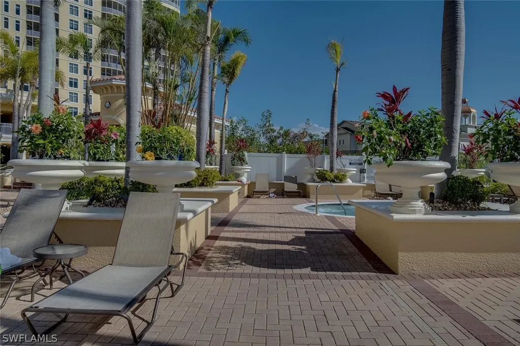6081 Silver King Boulevard Cape Coral FL 33914