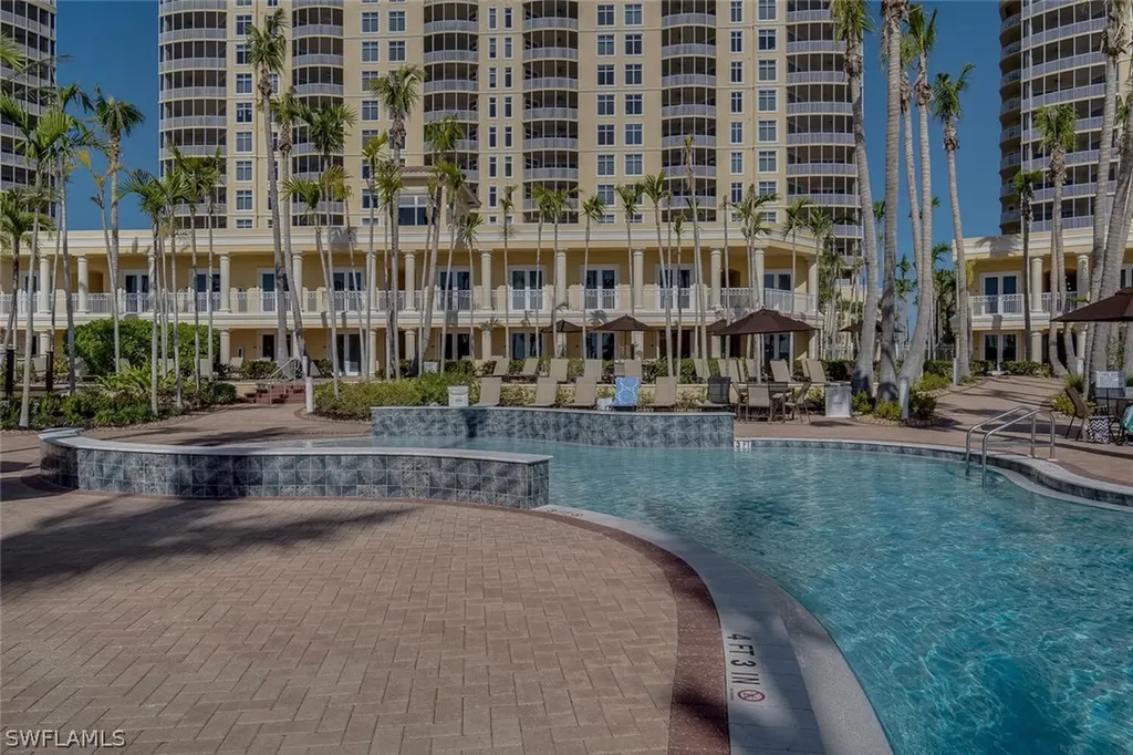 6081 Silver King Boulevard Cape Coral FL 33914