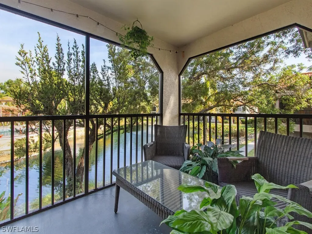 2118 Arbour Walk Circle Naples FL 34109