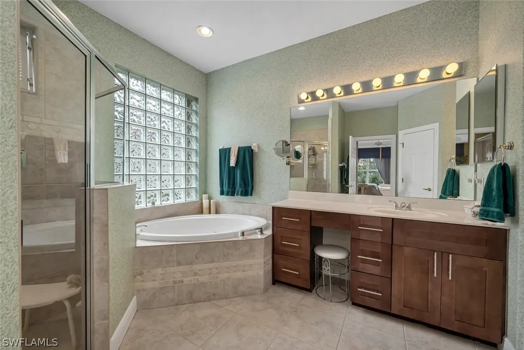 4772 Cerromar Drive Naples FL 34112