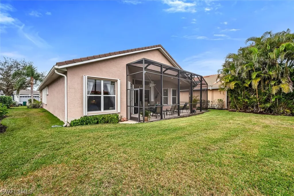 4772 Cerromar Drive Naples FL 34112