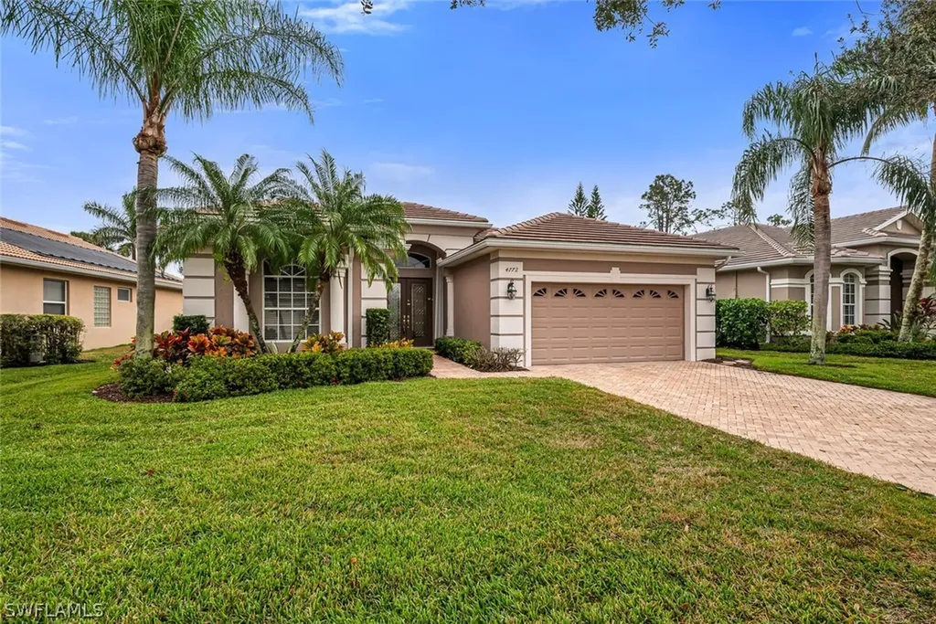 4772 Cerromar Drive Naples FL 34112
