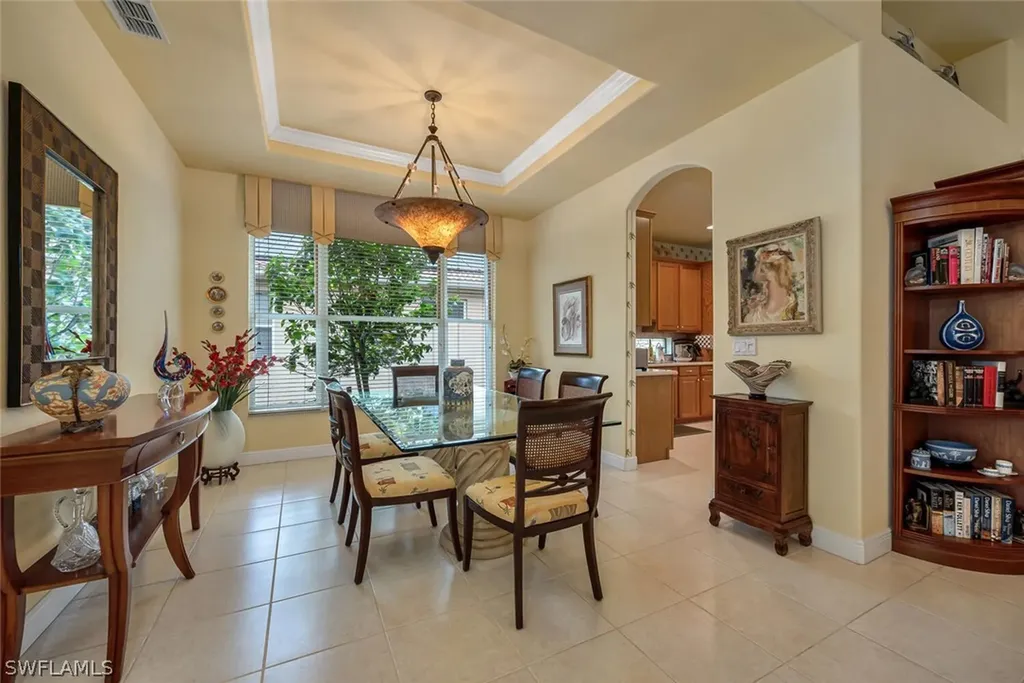 4772 Cerromar Drive Naples FL 34112
