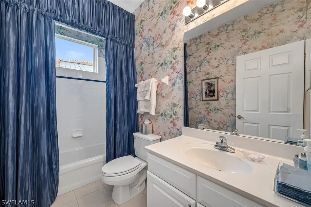 4772 Cerromar Drive Naples FL 34112
