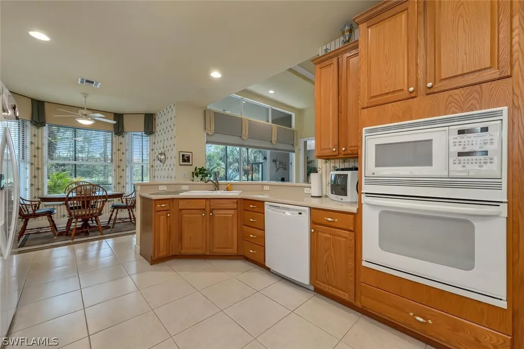 4772 Cerromar Drive Naples FL 34112