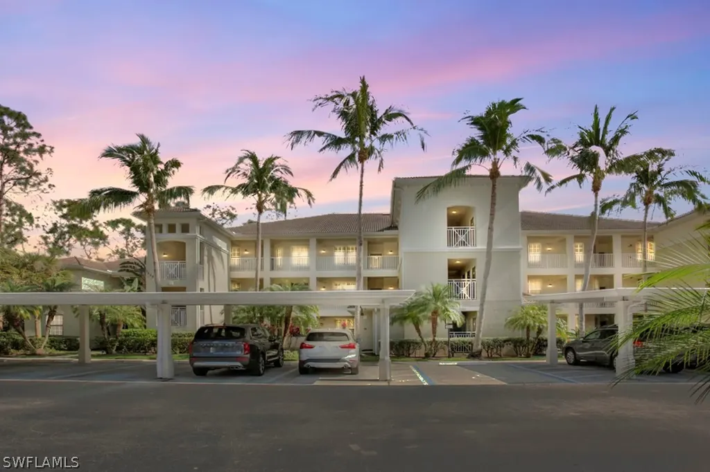 Naples FL, 1886 Tarpon Bay Drive S, Unit 1-302