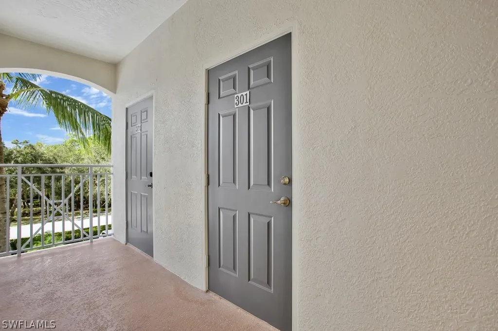 1886 Tarpon Bay Drive S Naples FL 34119