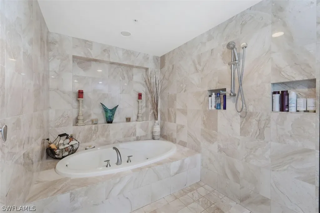 275 Indies Way Naples FL 34110