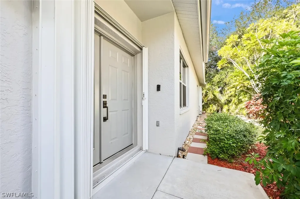 607 Crossfield Circle Naples FL 34104