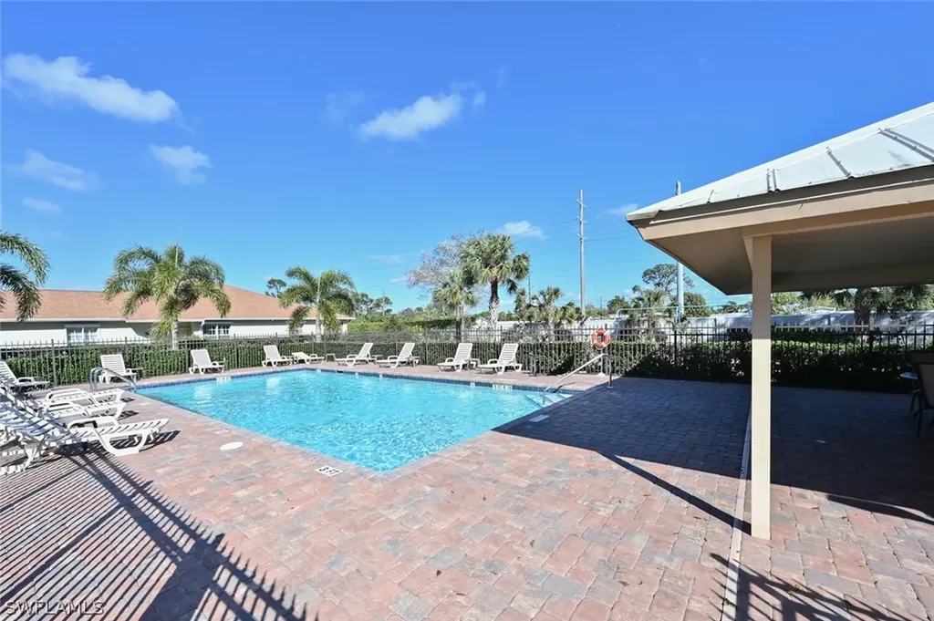 607 Crossfield Circle Naples FL 34104