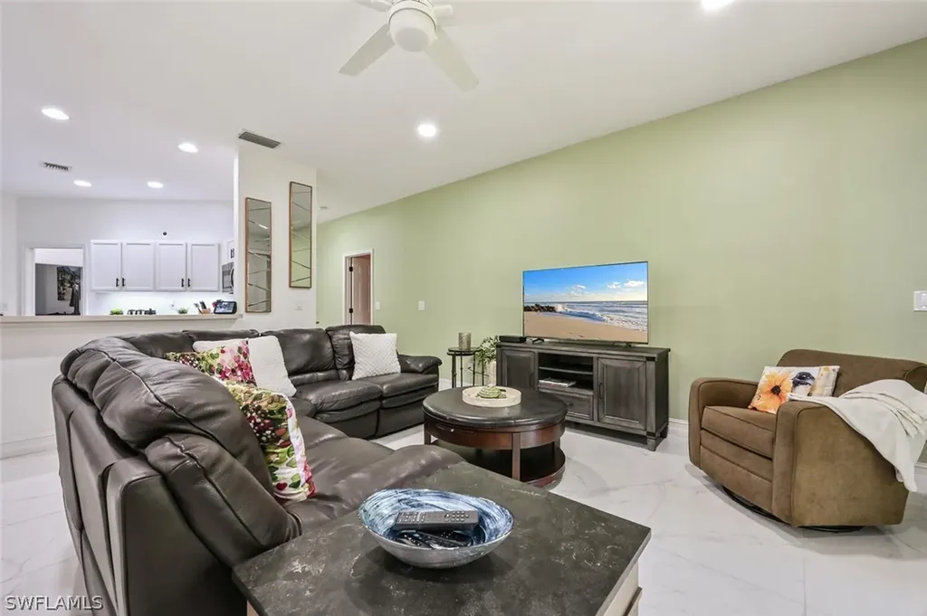 607 Crossfield Circle Naples FL 34104