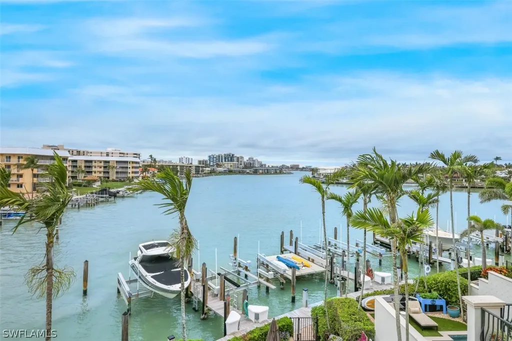 221 Harbour Drive Naples FL 34103