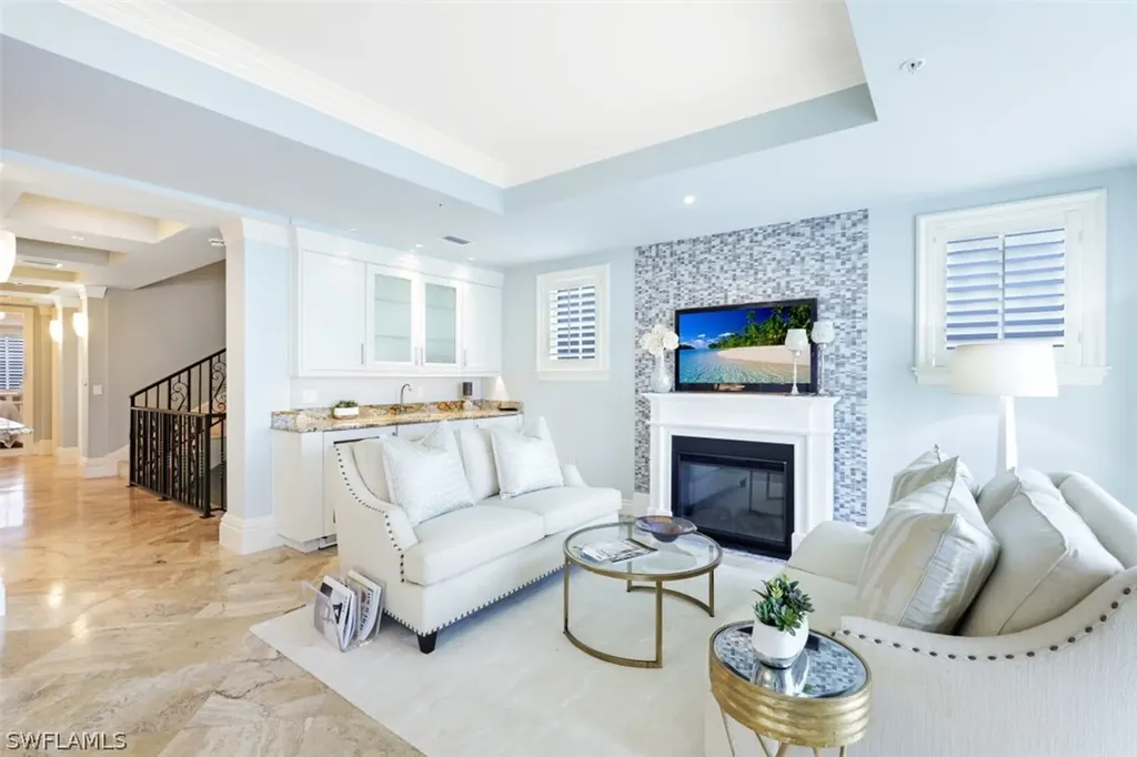 221 Harbour Drive Naples FL 34103