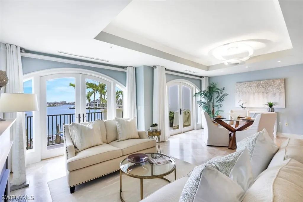 221 Harbour Drive Naples FL 34103