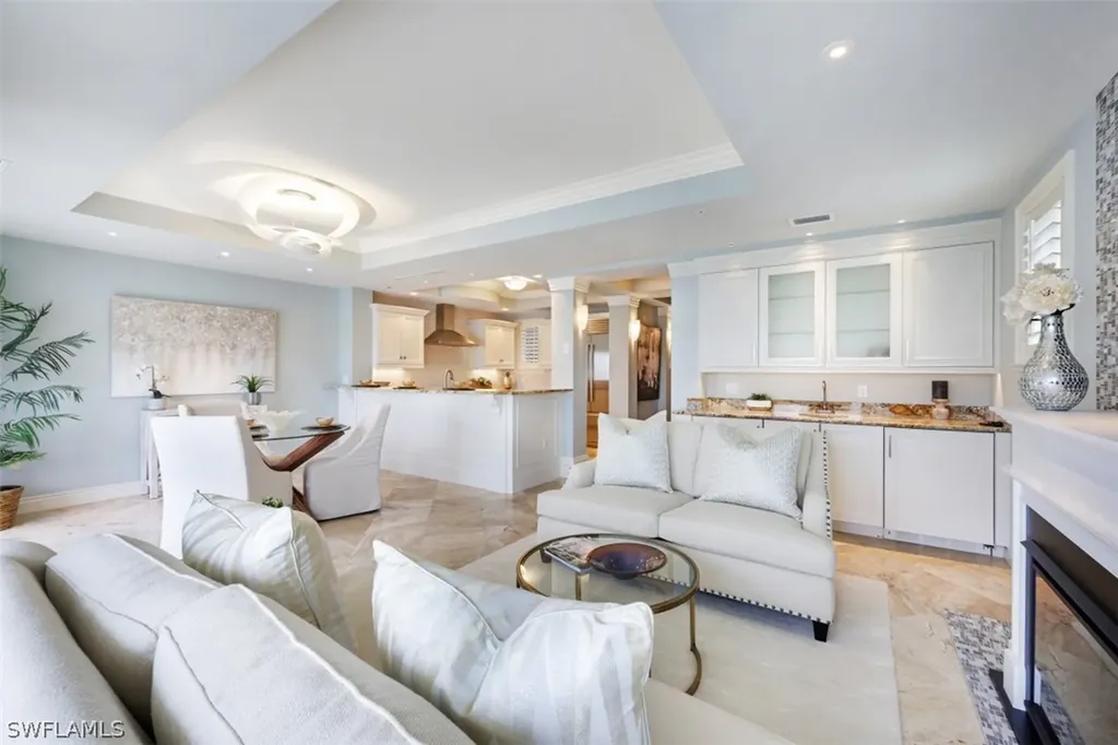 221 Harbour Drive Naples FL 34103