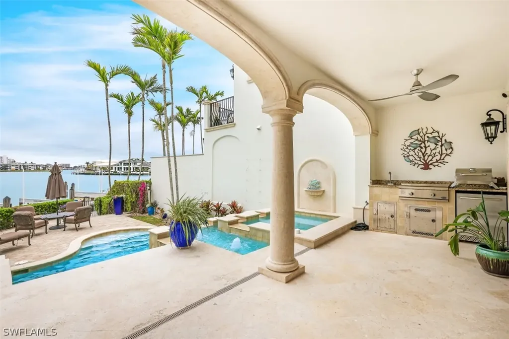 221 Harbour Drive Naples FL 34103