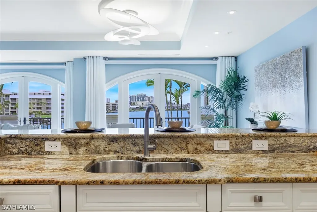 221 Harbour Drive Naples FL 34103