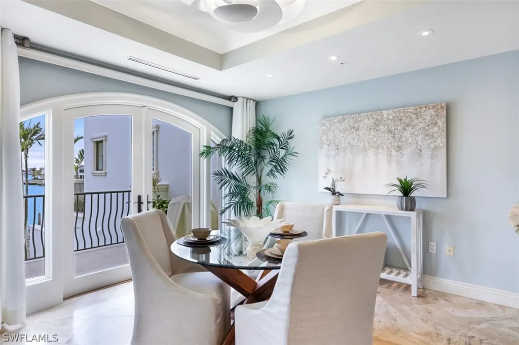221 Harbour Drive Naples FL 34103