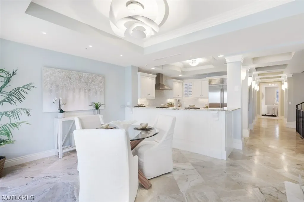 221 Harbour Drive Naples FL 34103