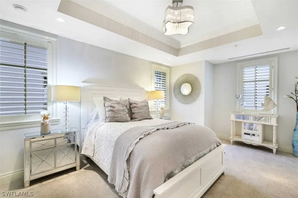 221 Harbour Drive Naples FL 34103