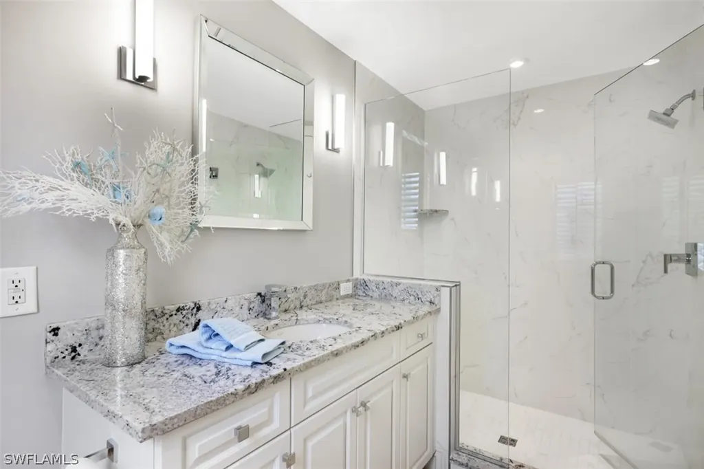 221 Harbour Drive Naples FL 34103