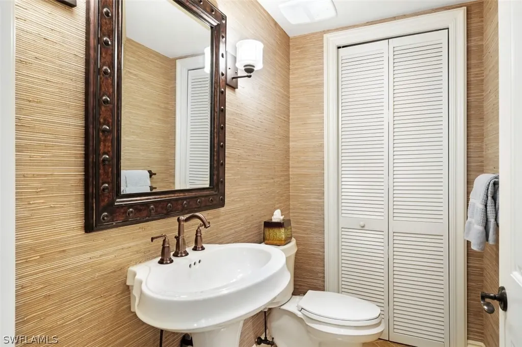 221 Harbour Drive Naples FL 34103