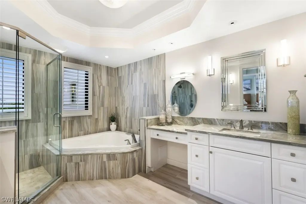 221 Harbour Drive Naples FL 34103