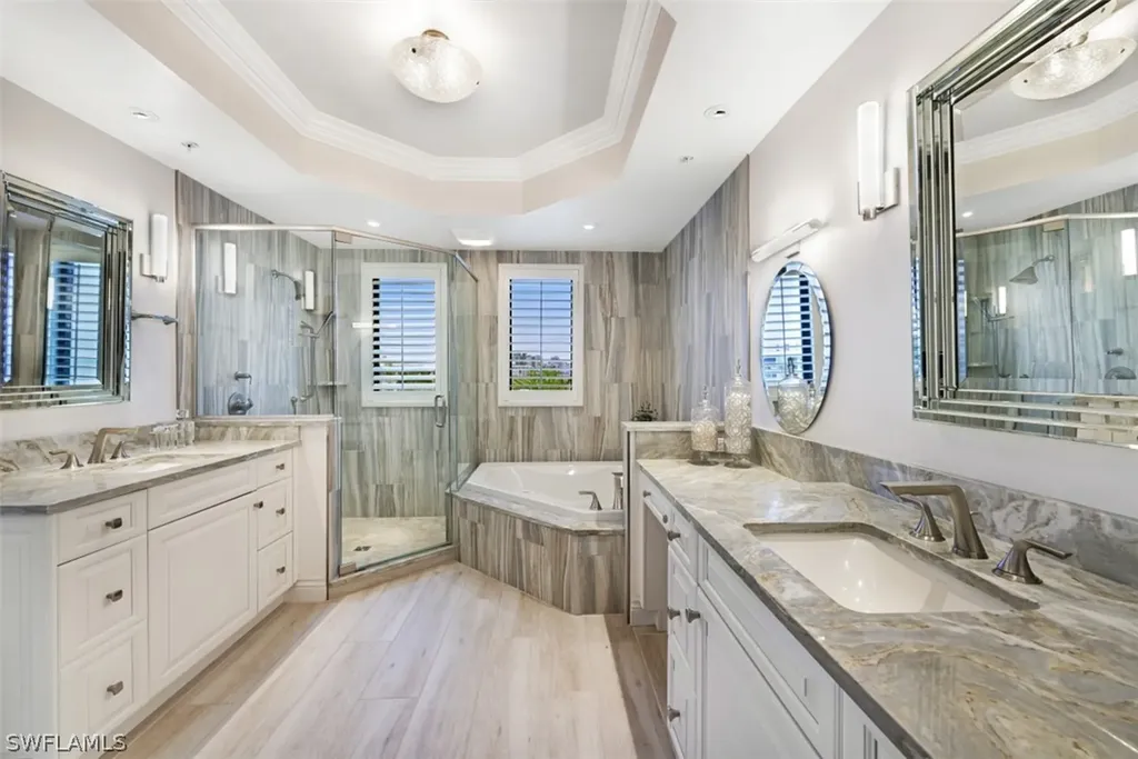 221 Harbour Drive Naples FL 34103