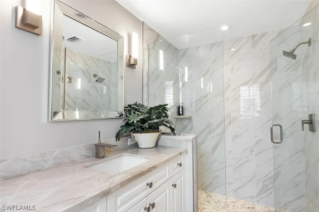 221 Harbour Drive Naples FL 34103